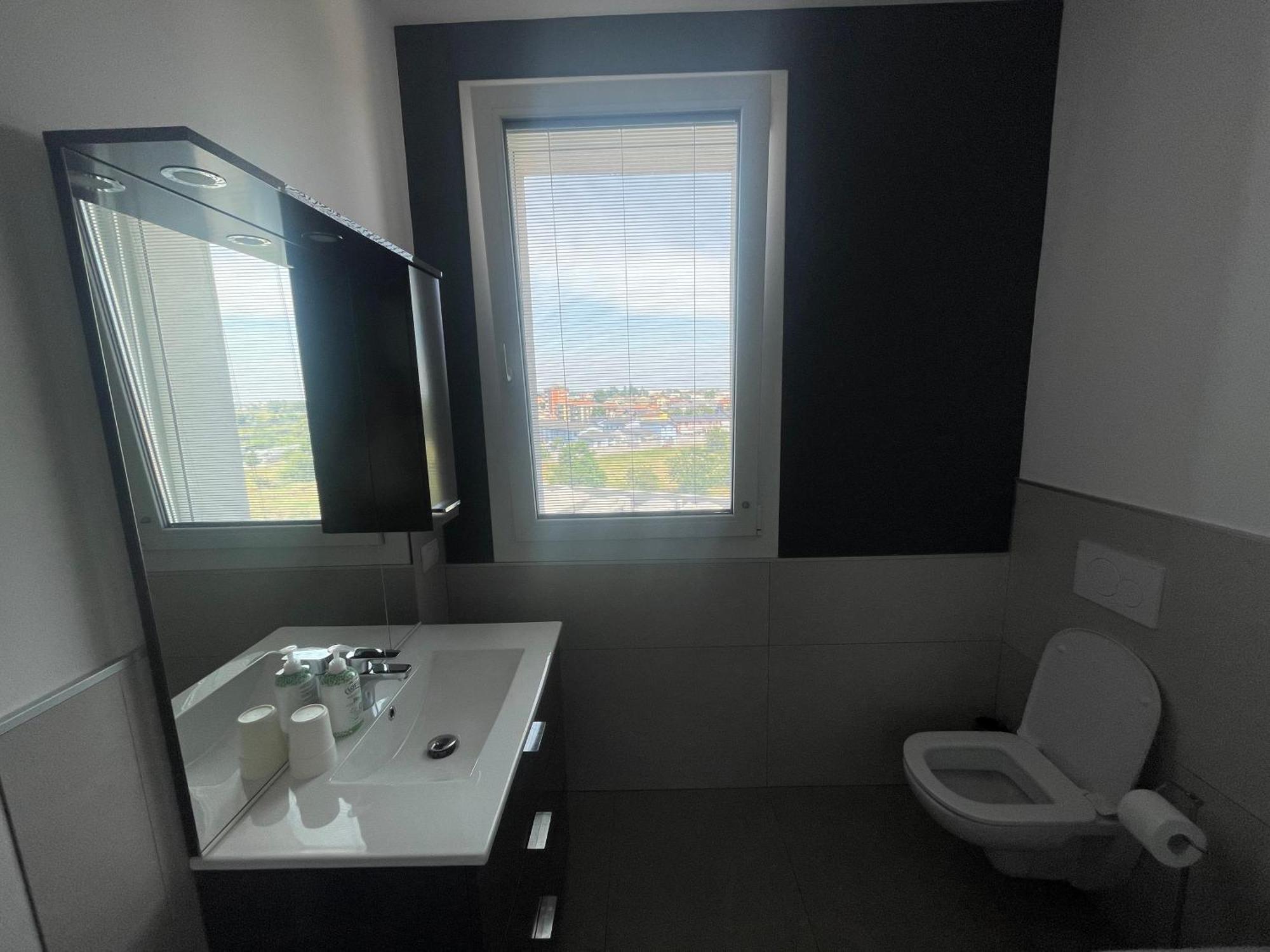 Condominio La Torre 1 Galliate Екстер'єр фото